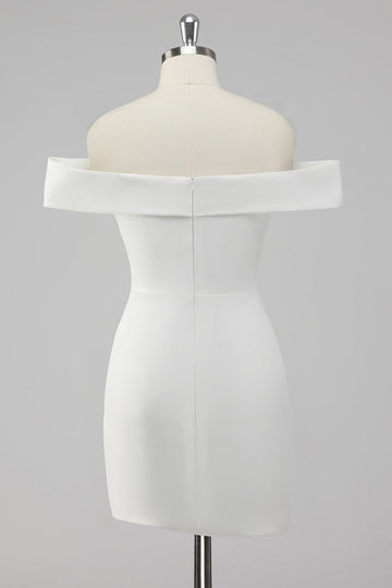 Robe blanche en satin blanc fourreau